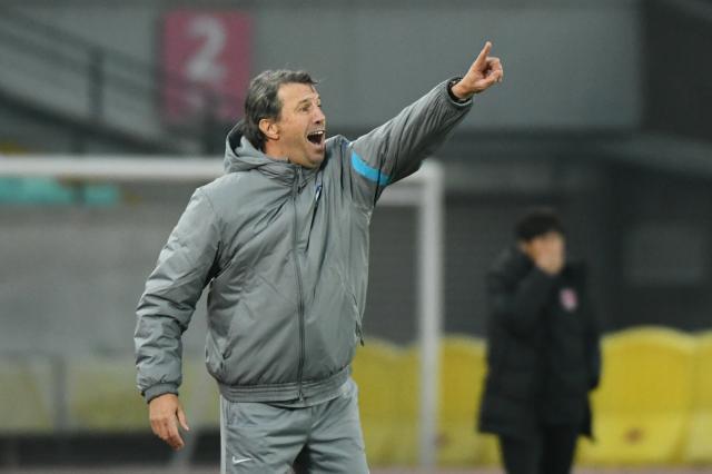 皇冠体育-大连人命运在此一举!何塞:已摸清成都蓉城战术